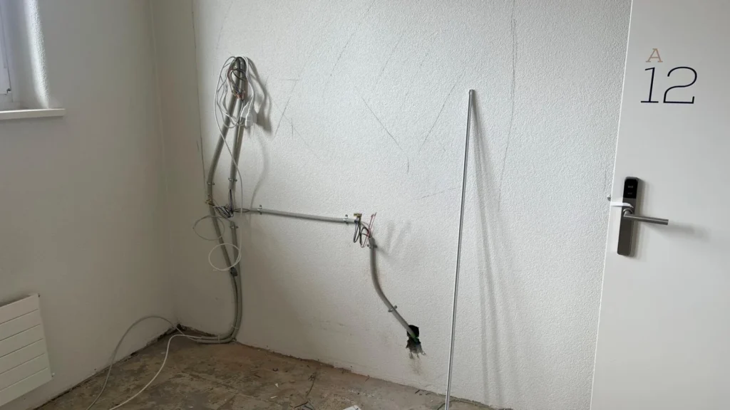Zimmerumbau - es geht weiter mit Erneuern! 3 Zi 12 a
