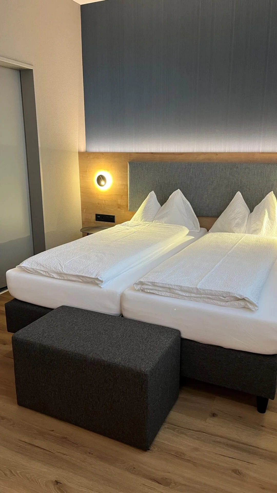 Doppelzimmer im Dialoghotel Eckstein, Baar-Zug, anfangs 2026 umgebaut Doppelzimmer im Dialoghotel Eckstein, Baar-Zug, anfangs 2026 umgebaut