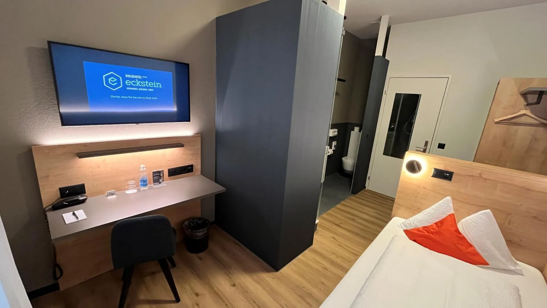 Tiny Room - kleinstes Einzelzimmer als Vorzeigeobjekt der Zukunft 2 TINY ROOM - Einzelzimmer im Dialoghotel Eckstein, Baar-Zug, realisiert Februar 2026